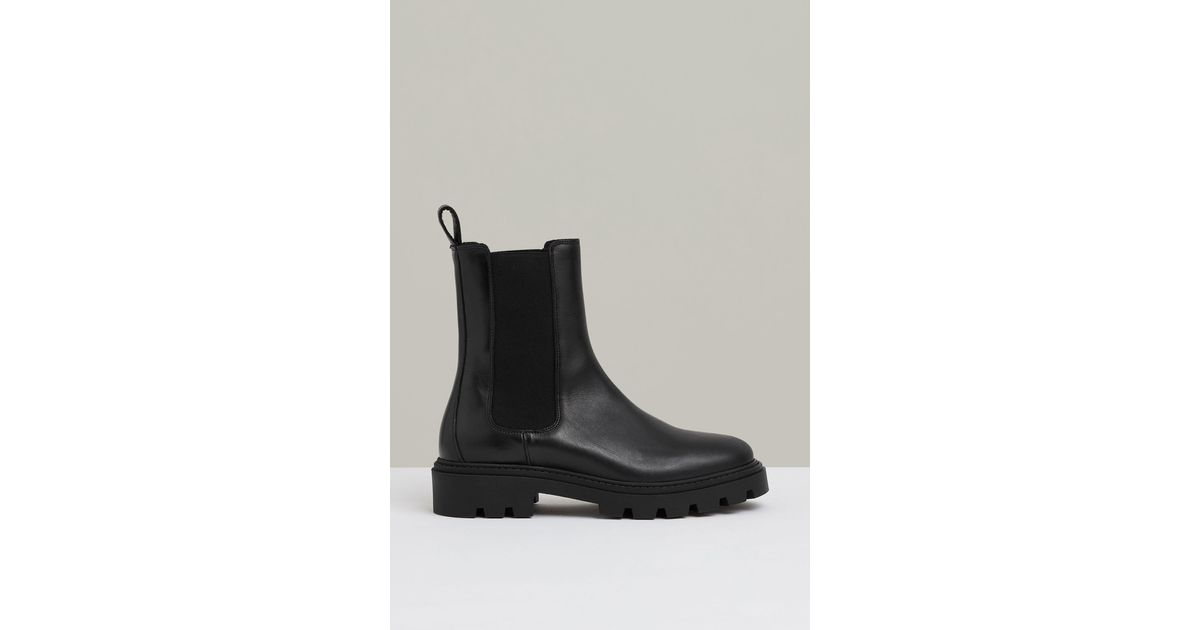 cleated sole chelsea boots