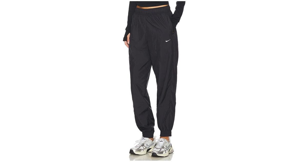 nike women's essential jogger