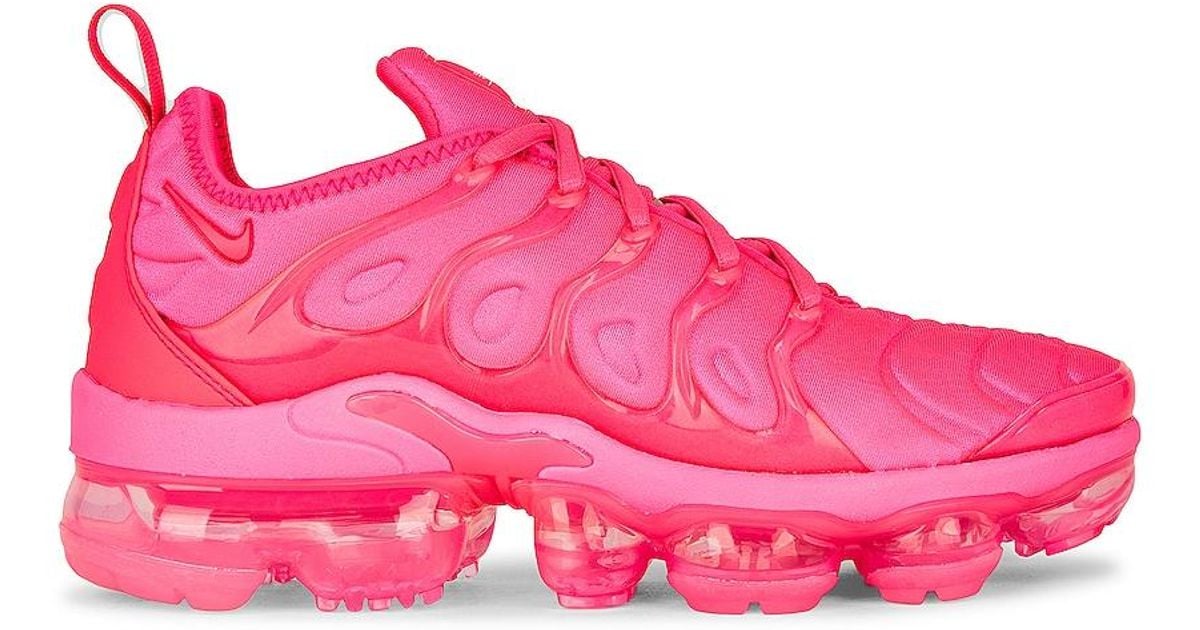 vapor max plus in pink oxford