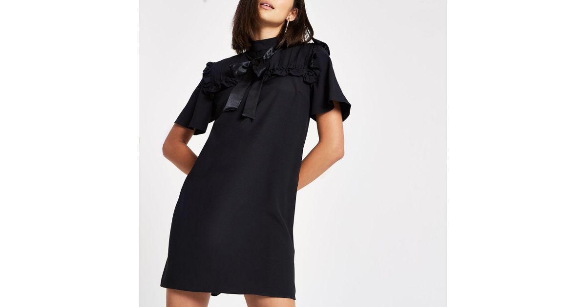 black short sleeve swing dress