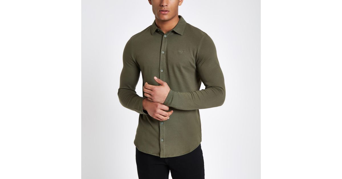 muscle fit button up