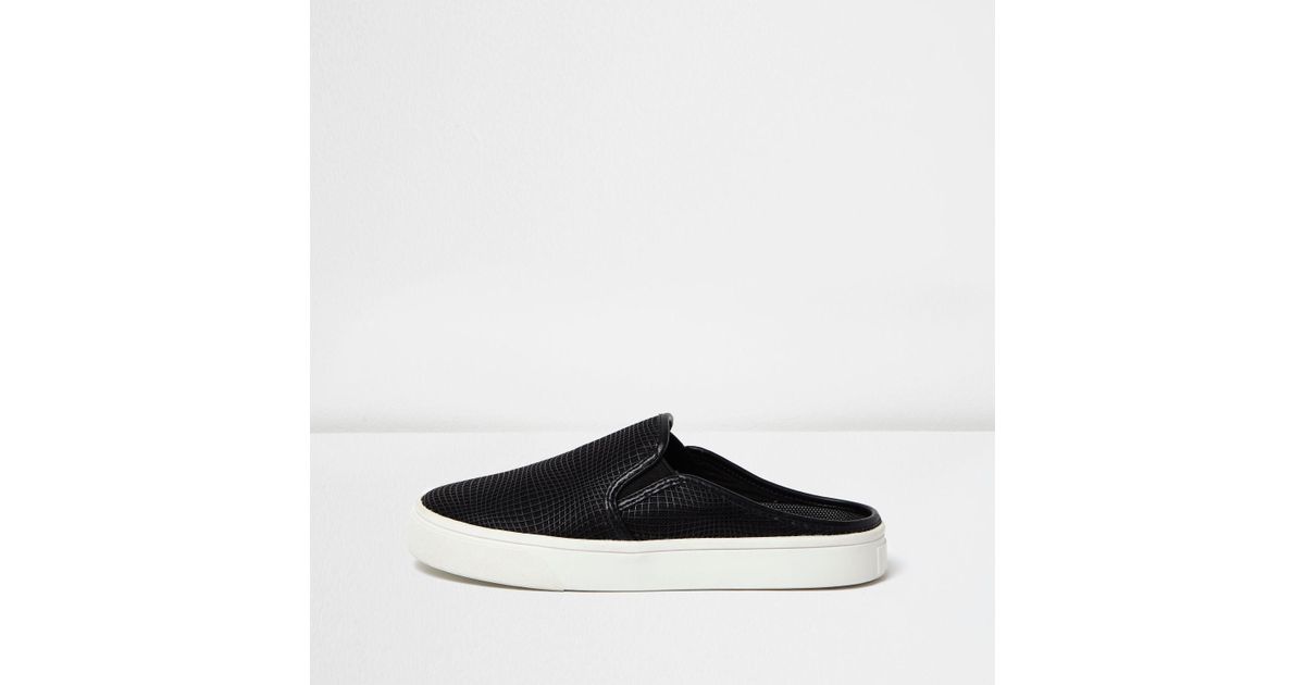 backless plimsolls