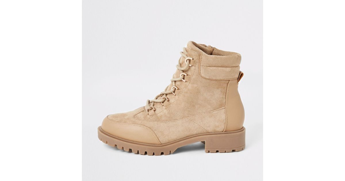 apair chunky boots beige