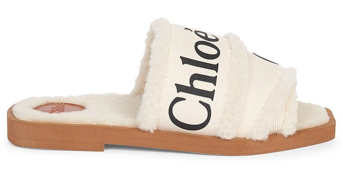 ChloÃ© Fur Woody Shearling-trim Flat Sandals in White - Lyst