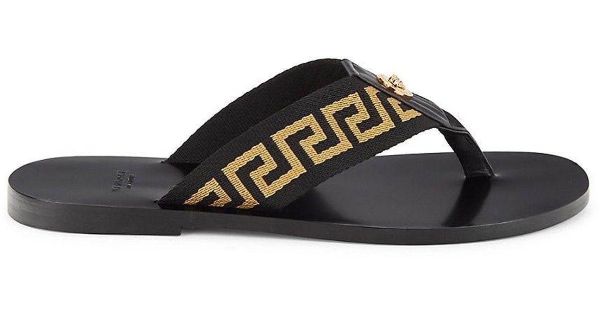 Versace Greca Leather Thong Sandals in Black | Lyst