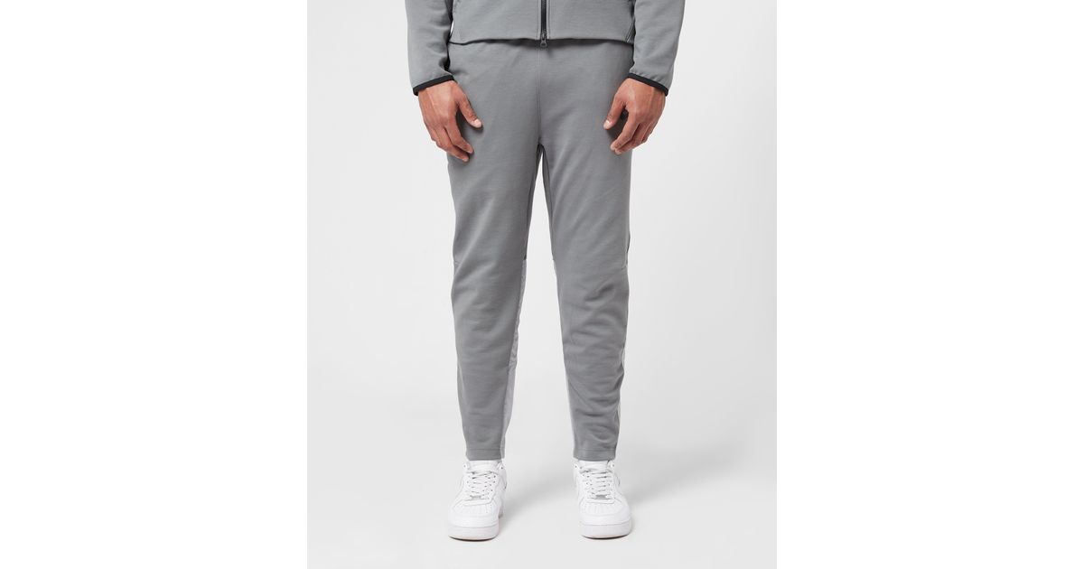 nike sportswear tech essentials 