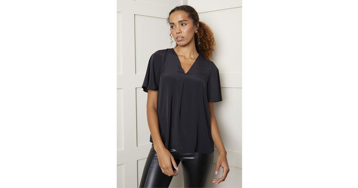 v neck flutter sleeve top