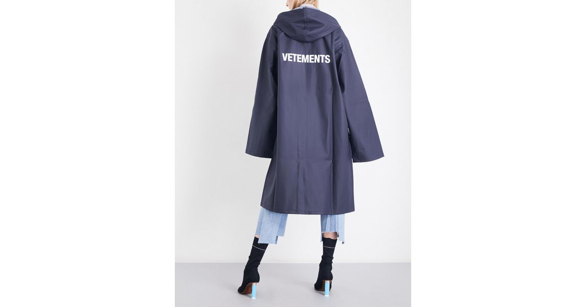 vetements pvc raincoat