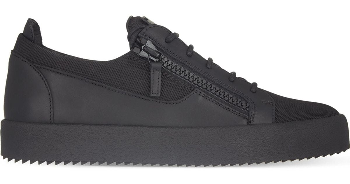 giuseppe all black