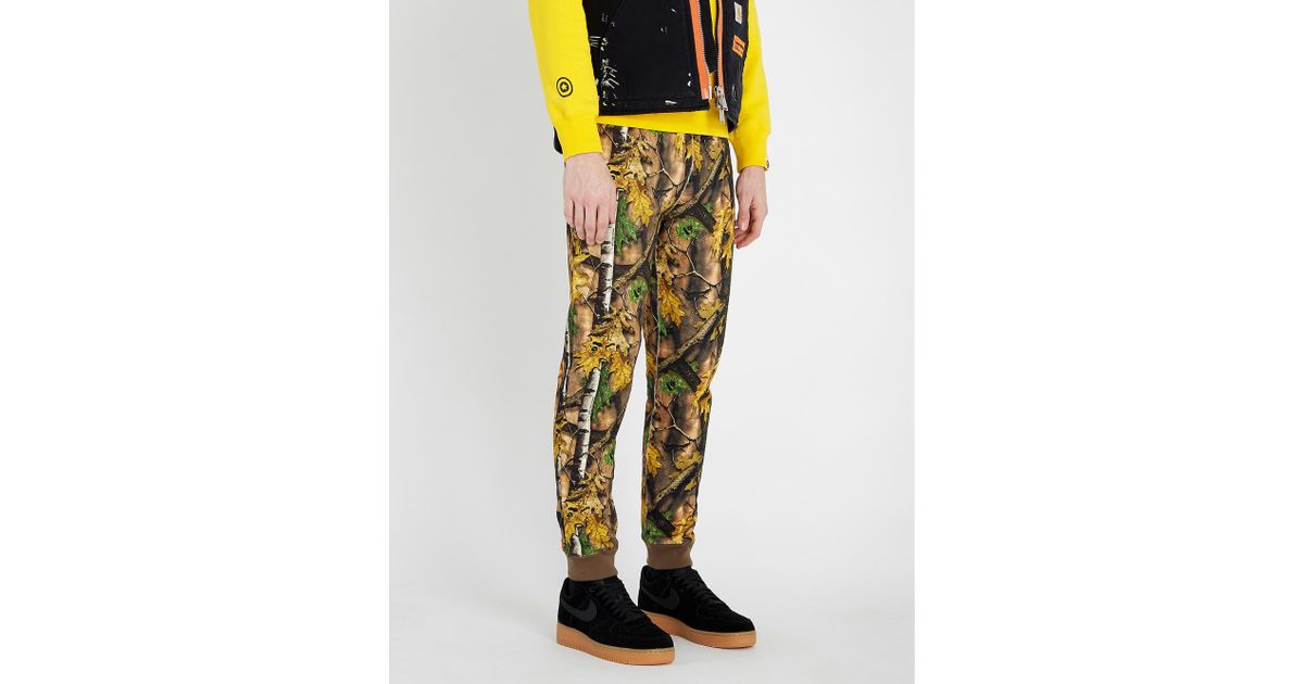 camouflage jogging bottoms