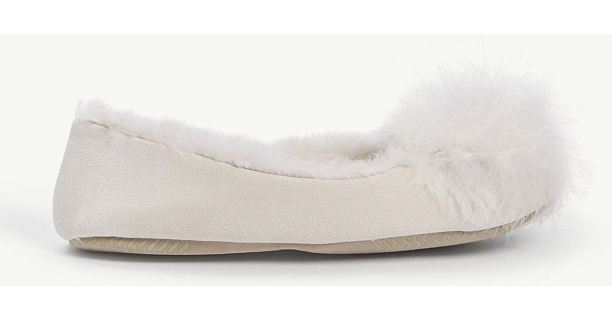 nød Hindre kvarter The White Company Feather Pom-pom Ballet Slippers - Lyst