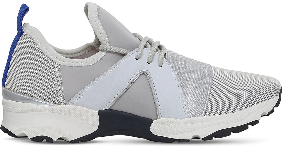 lamar carvela trainers