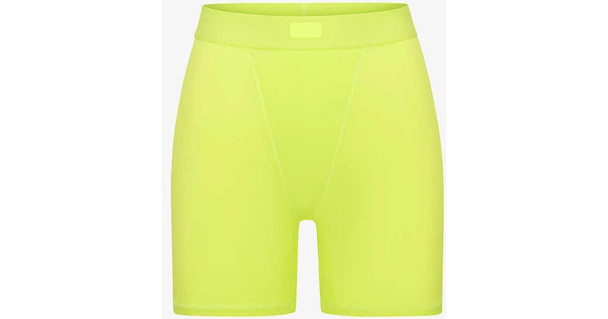Skims Boyfriend Brand-patch Stretch-woven Shorts X in Yellow