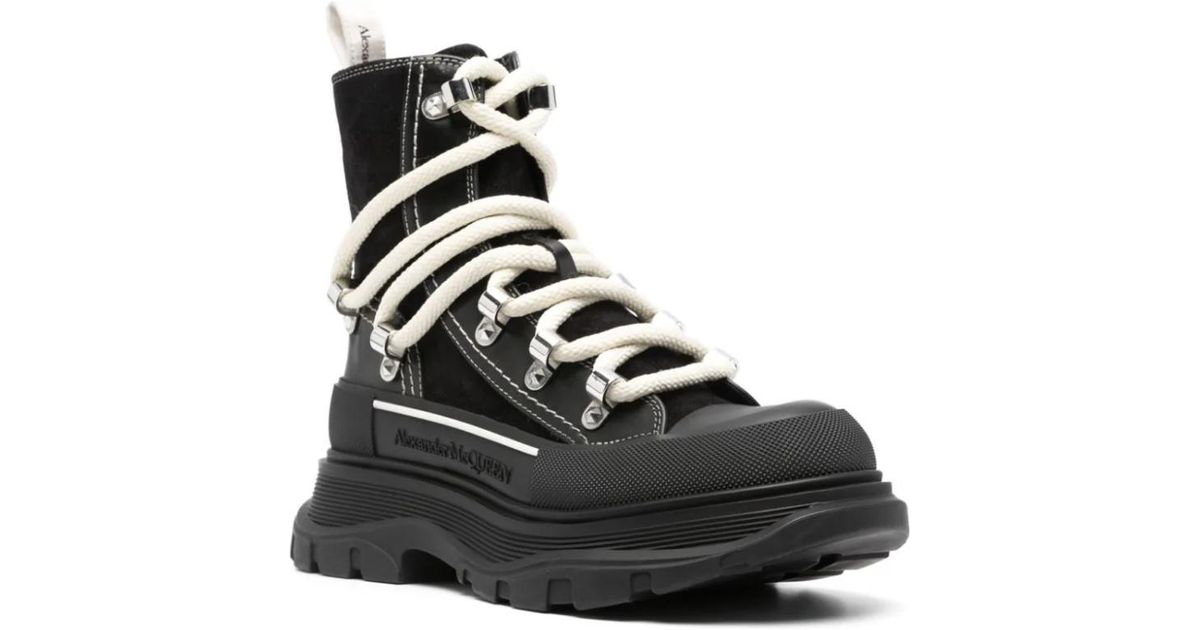 McQueen Round-Toe Lace-Up Ankle Boots in Black | Lyst UK