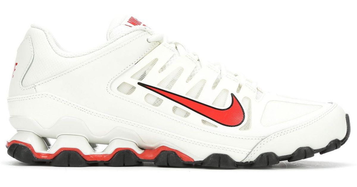 white nike reax shoes