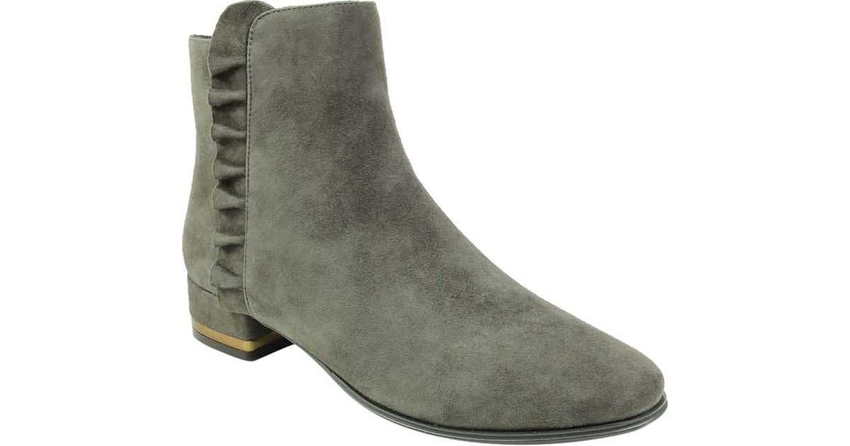 vaneli adelle bootie