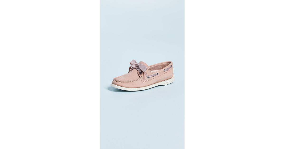 Sperry satin lace sales boat shoe