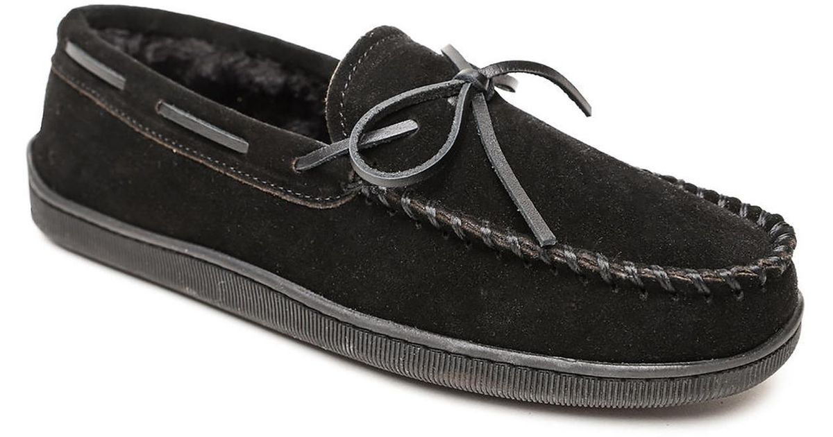 minnetonka moccasin slippers