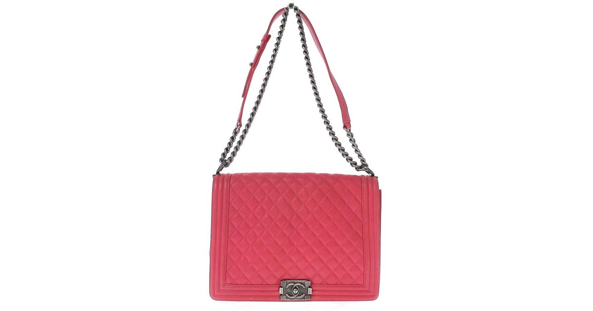 Chanel Boy Leather Shoulder Bag (pre-owned) in Red