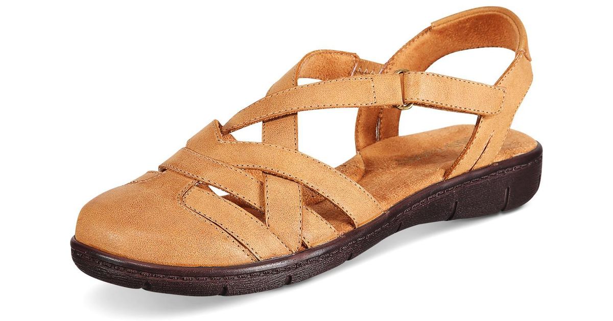 Easy Street Garrett Faux Leather Strappy Flat Sandals in Brown | Lyst