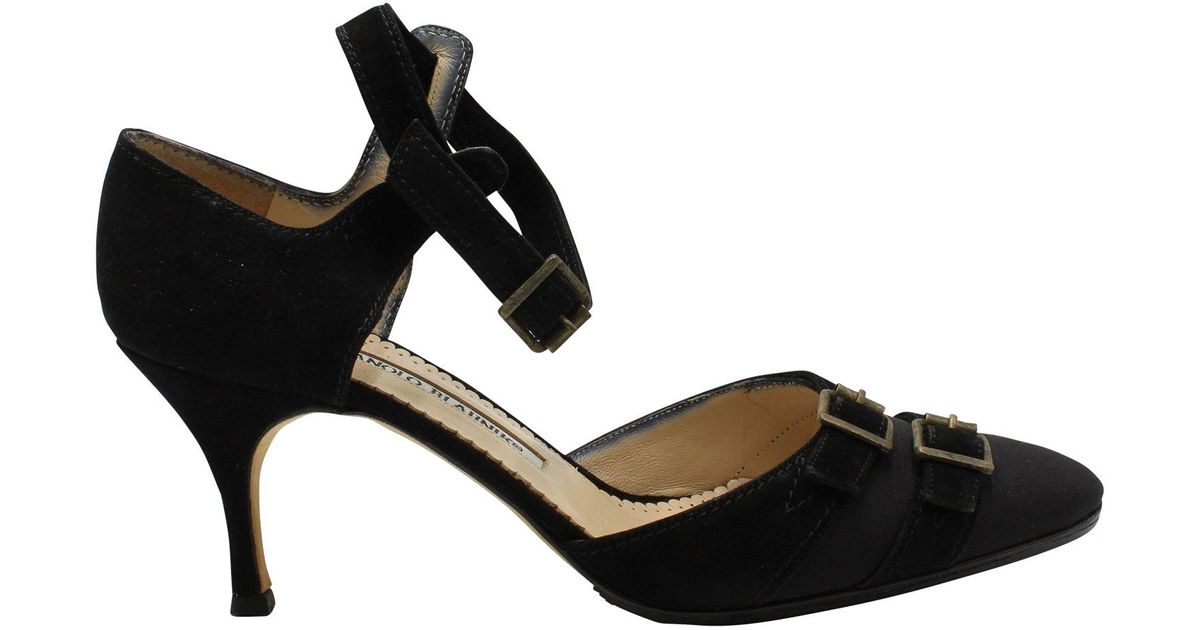 manolo blahnik mid heel