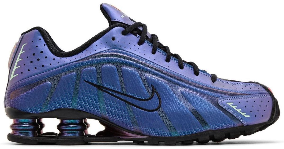 Nike Shox R4 Iridescent in Blue for Men | Lyst
