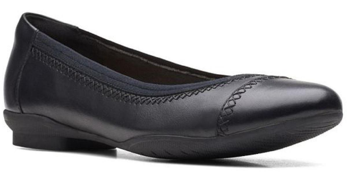 Clarks Sara Bay Leather Comfort Ballet Flats in Black Lyst