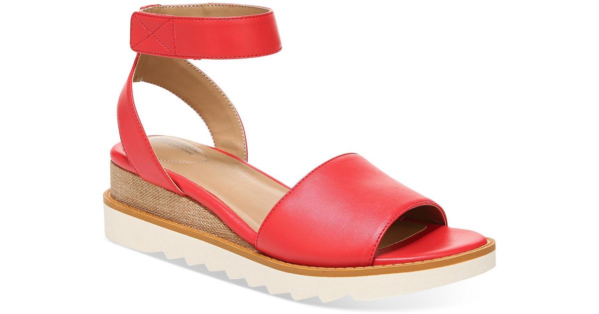 Giani Bernini Constancia Faux Leather Peep-toe Wedge Sandals in Pink | Lyst