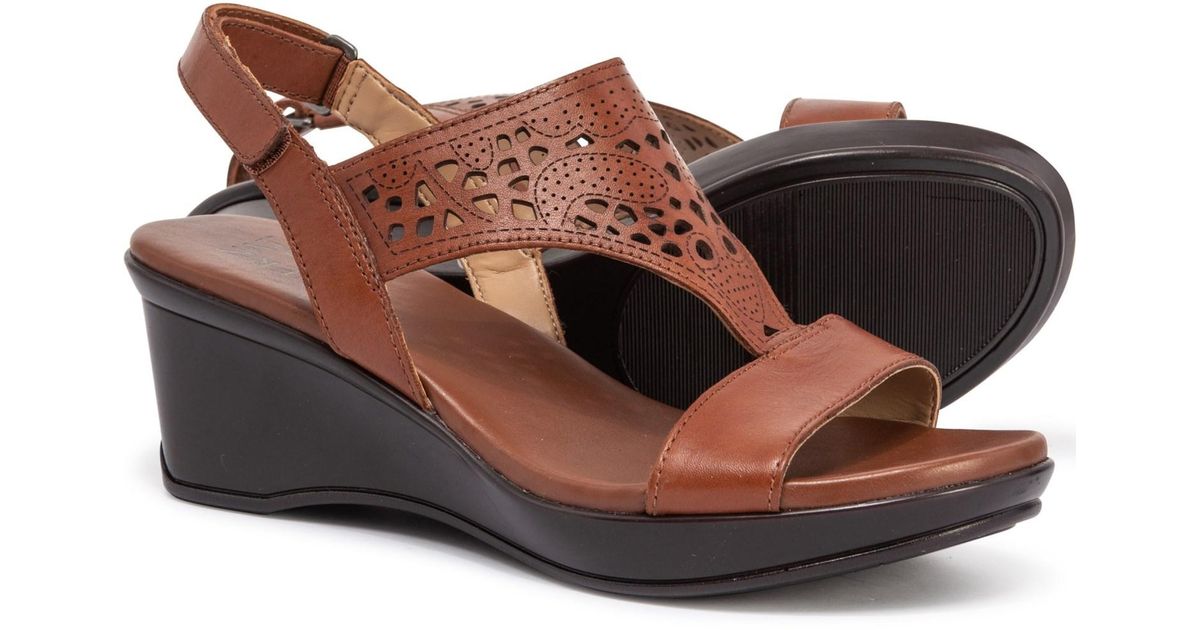 naturalizer veda wedge sandal