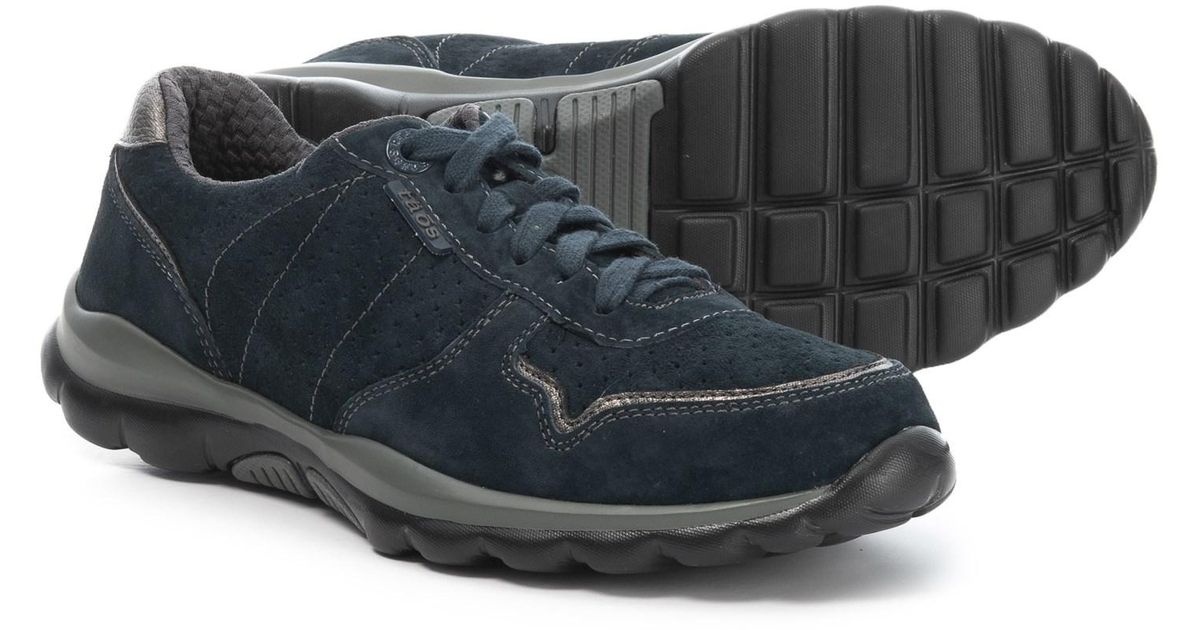 taos walking shoes