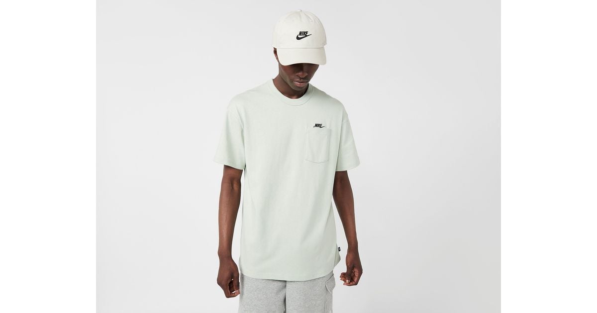 Sportswear Premium Essentials Pocket T-Shirt de Nike de color Negro - Lyst