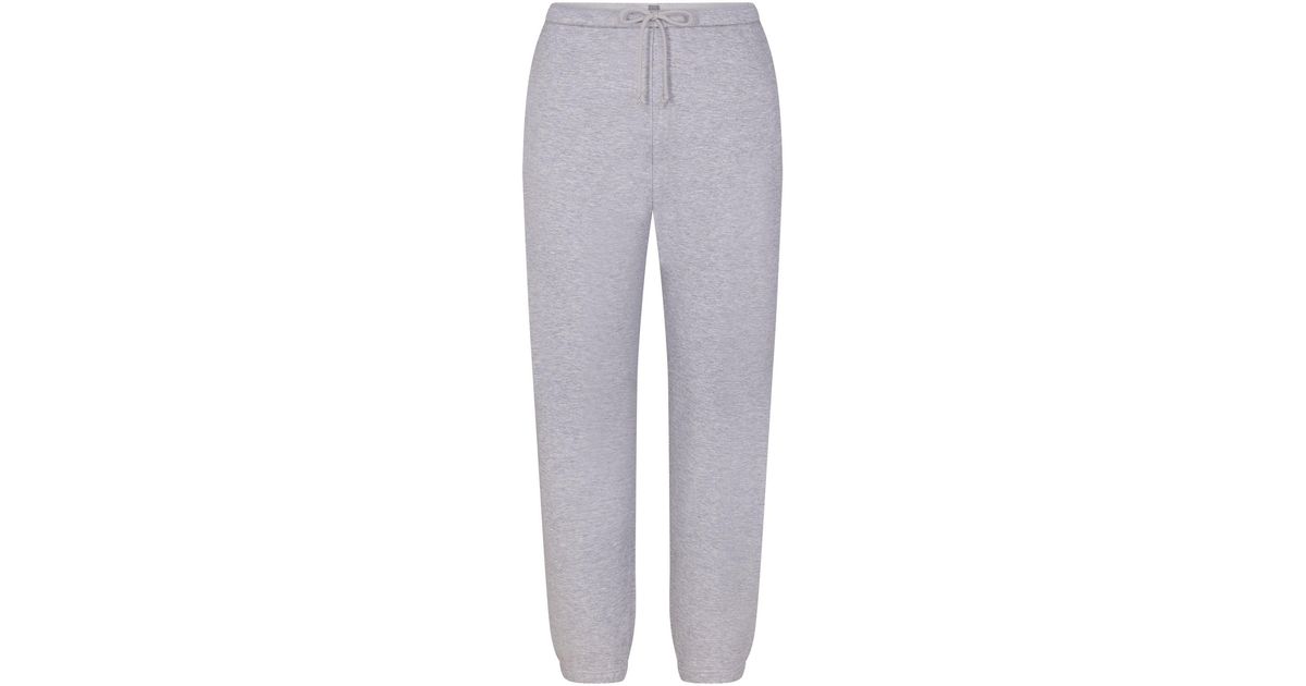 Skims Classic Jogger Pants in Gray Lyst