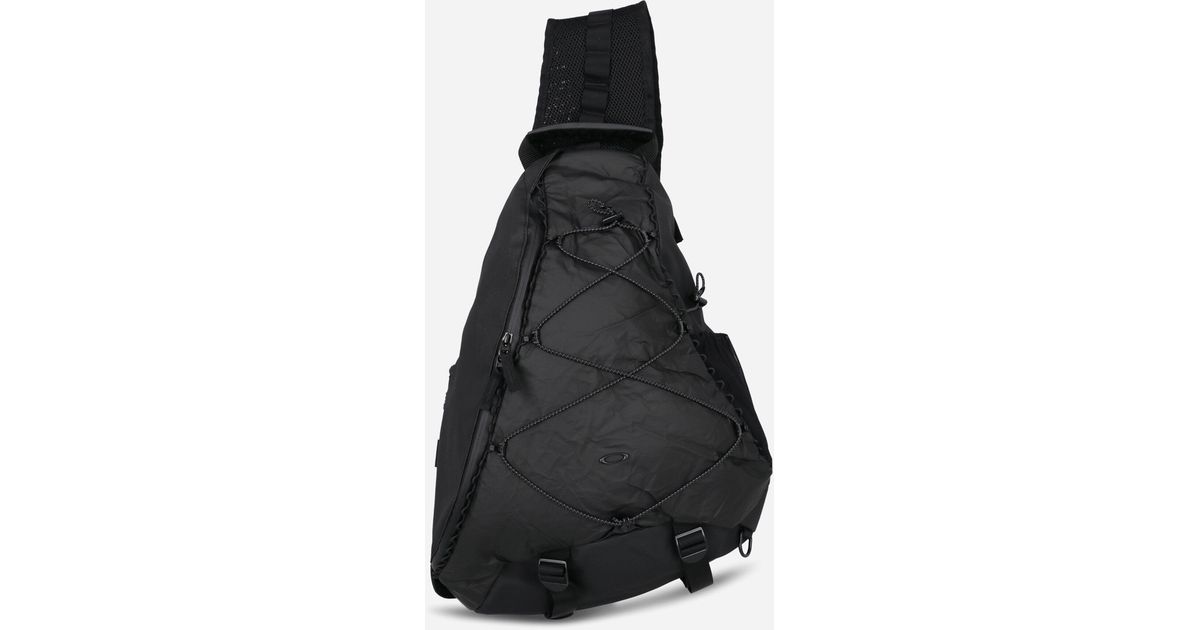 Oakley Latitude Sling Pack in Black for Men | Lyst