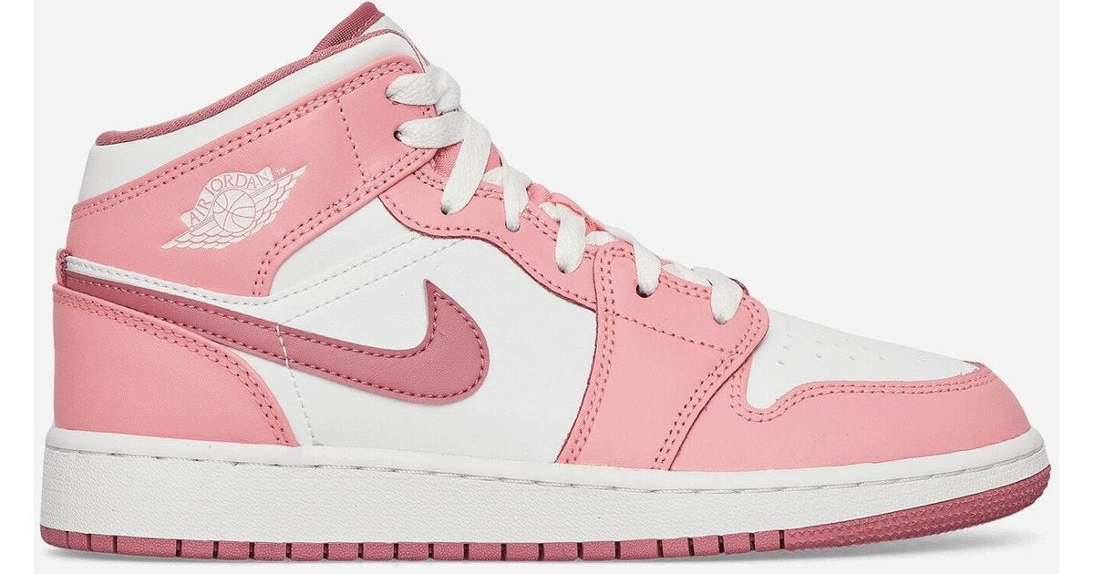 Nike Air Jordan 1 Mid (gs) Sneakers Coral Chalk / Desert Berry in Pink |  Lyst