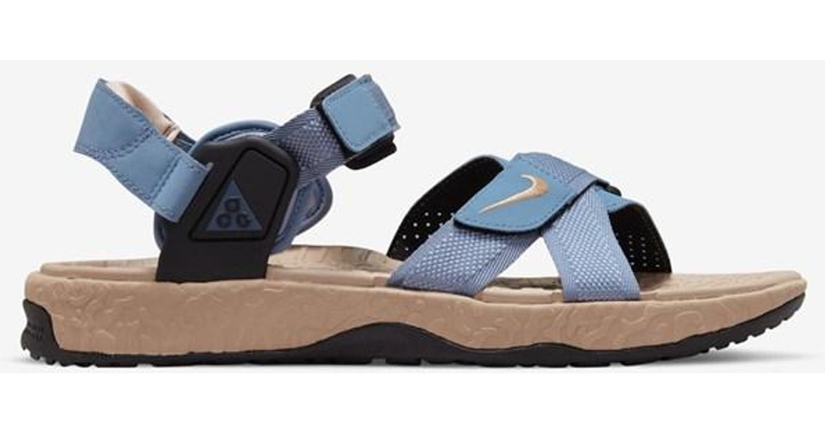 nike acg air deschutz white