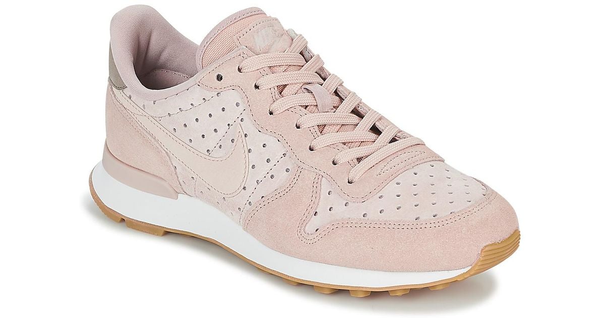 nike premium internationalist trainers in pink
