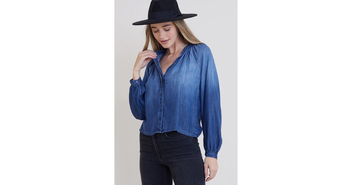 Bella Dahl Denim Long Sleeve Shirred Raglan Shirt in Blue | Lyst