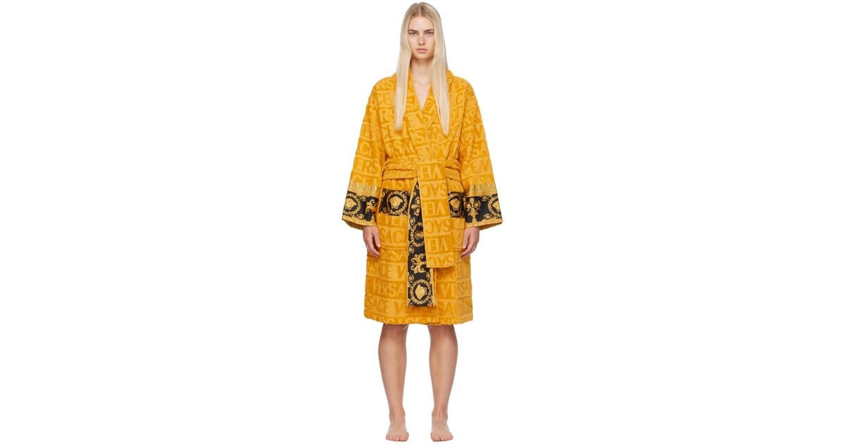 【関税込み】Versace イエロー 'I Heart Baroque' バスローブ Versace: イエロー 'I Heart Baroque' バスローブ | SSENSE 日本