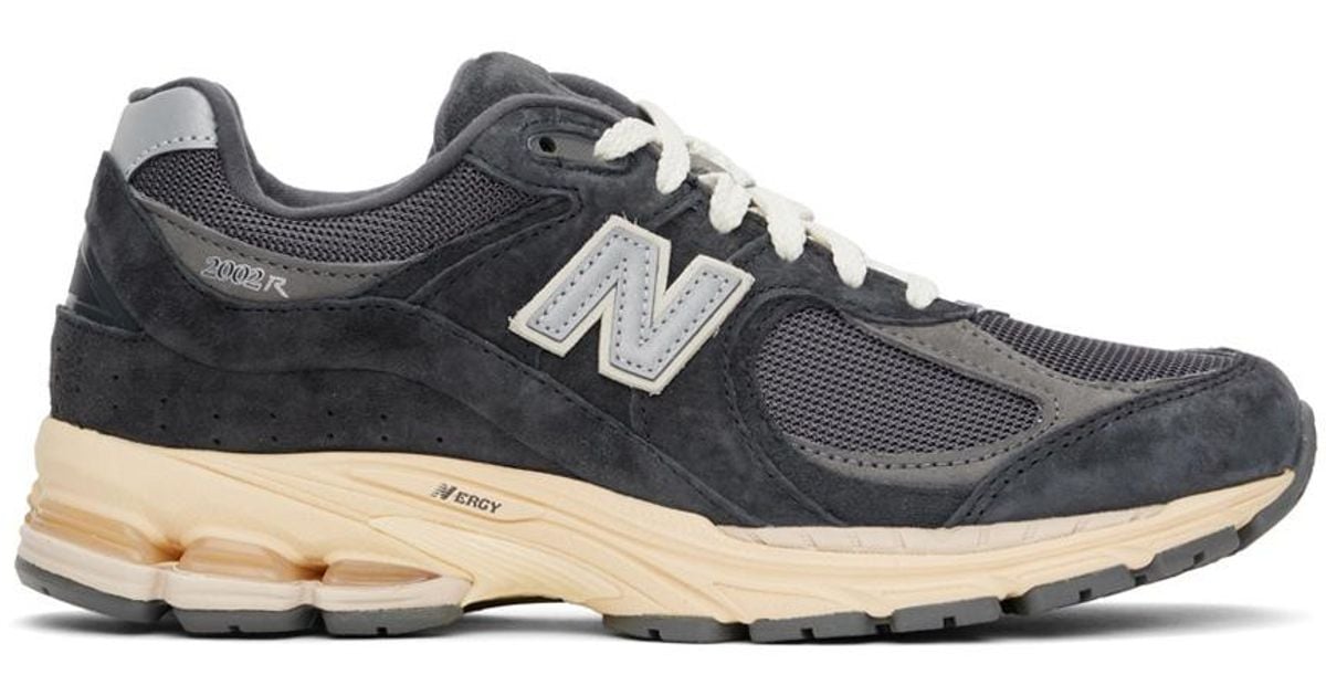 New Balance 2002r Sneakers in Black for Men Lyst