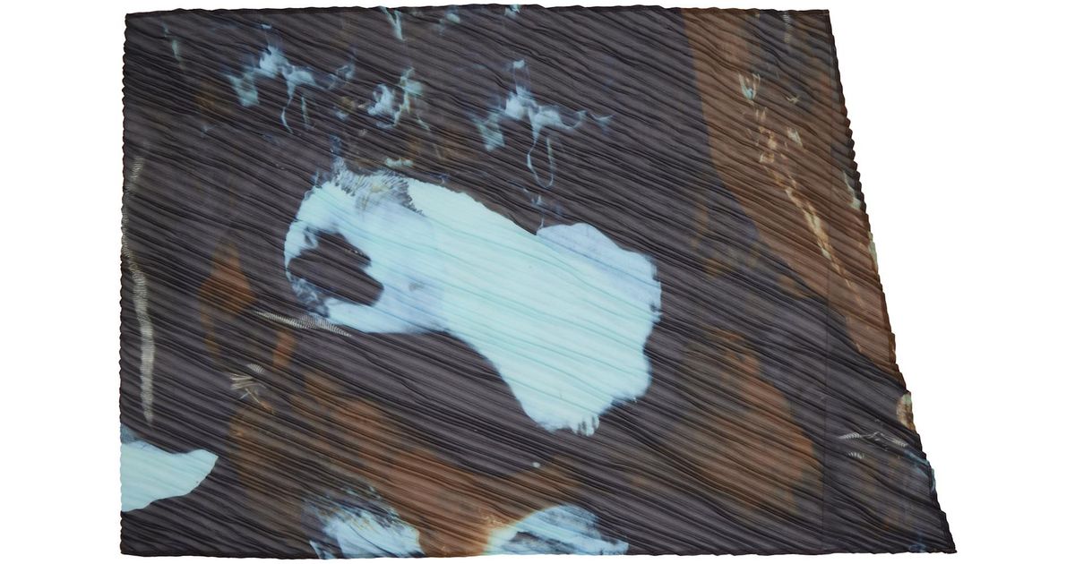 Homme Plissé Issey Miyake Agate Scarf in Black for Men | Lyst
