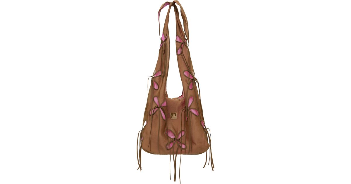 【関税込み】J.Kim ブラック Chilla Petal Bale バッグ J.Kim Chilla Bale Bag - Black | Garmentory
