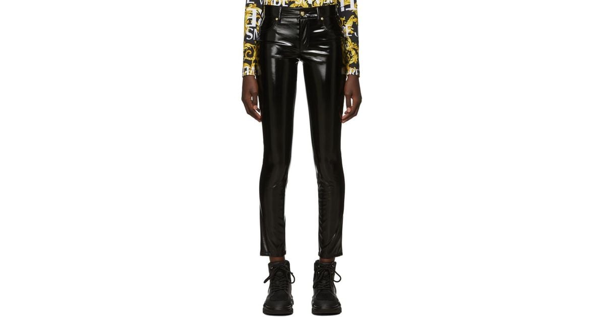 Pantalon noir Shiny Vinyl Versace Jeans Couture en coloris Noir | Lyst