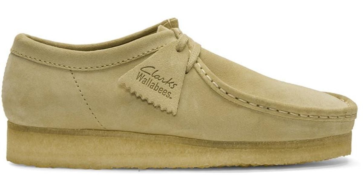 clarks wallabees beige