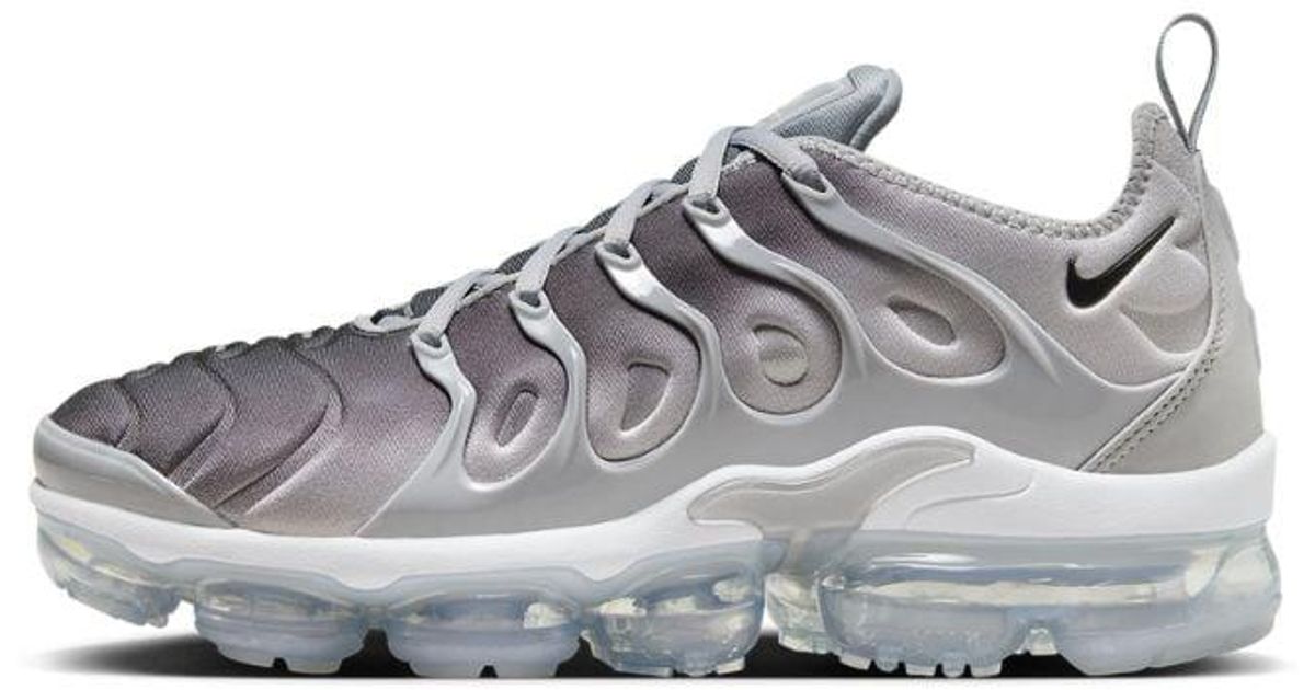 Nike air vapormax plus trainers wolf grey hotsell / black