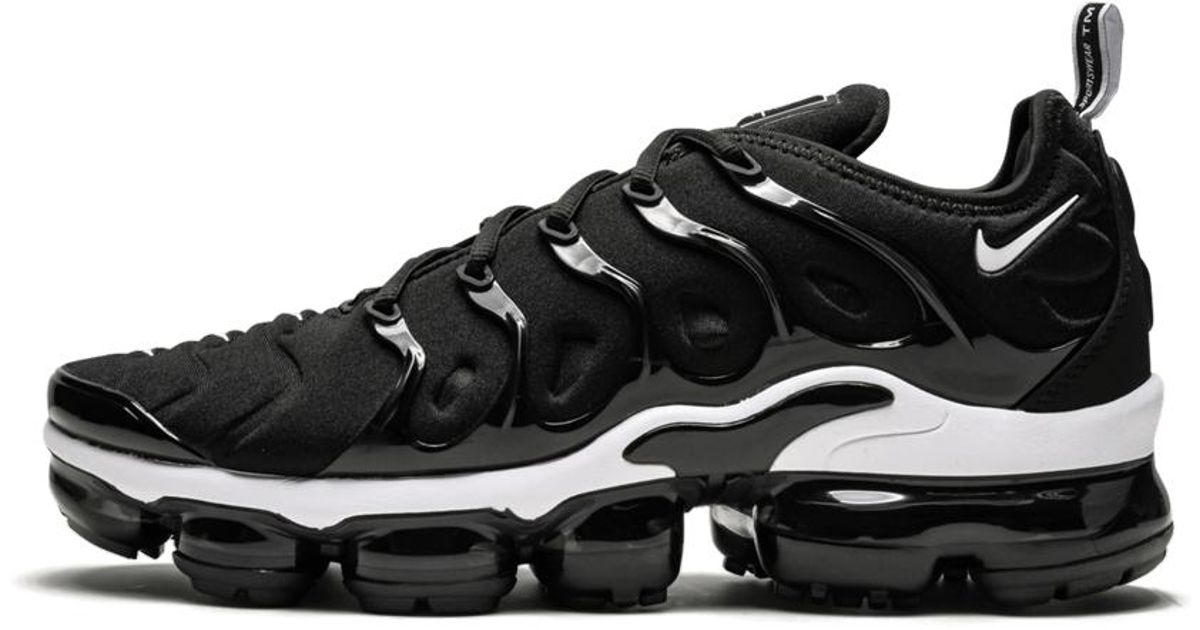 mens nike vapormax plus black and white