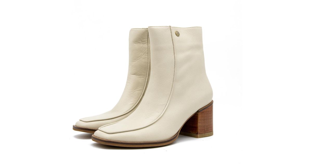 Stivali New York Yukpa Ankle Boots In Ivory Leather in White | Lyst