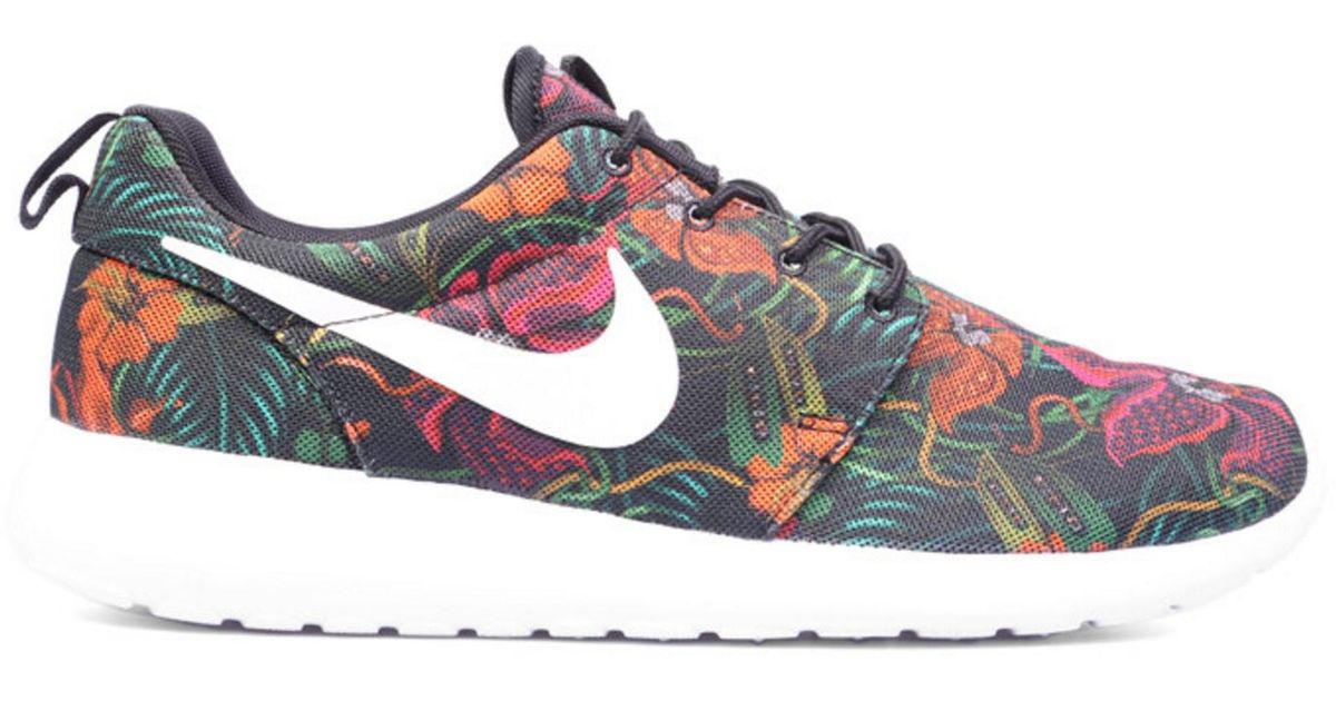 nike roshe run floral