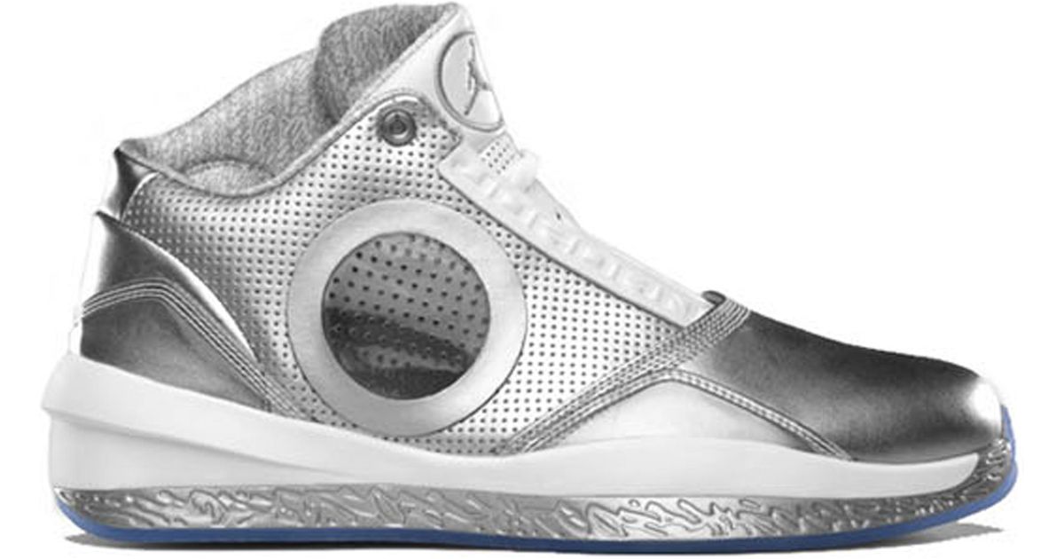 nike sneakers silver