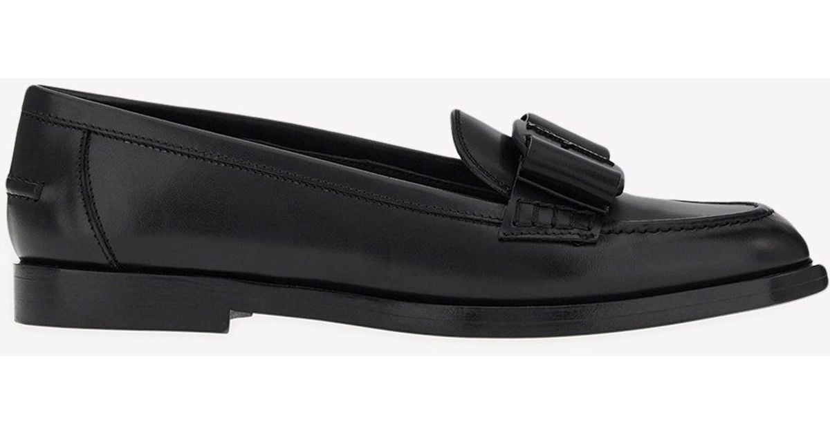 Ferragamo Viva Bow Loafers In Laminated Leather in Black | Lyst Canada