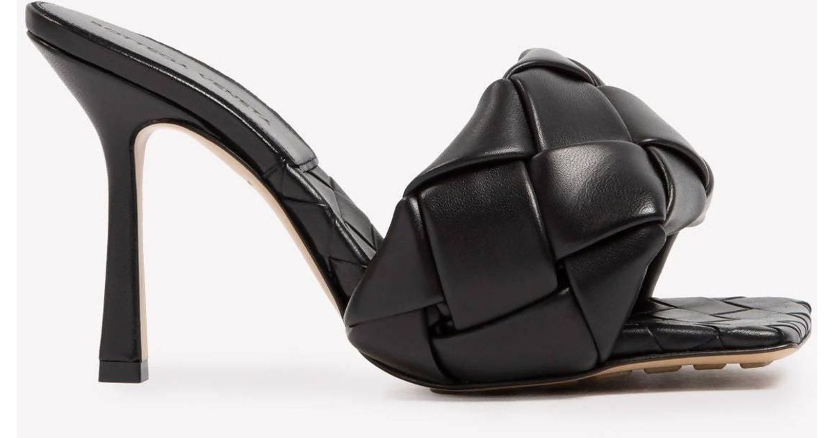Bottega Lido 90 Intrecciato Sandals In Lamb Leather in Black
